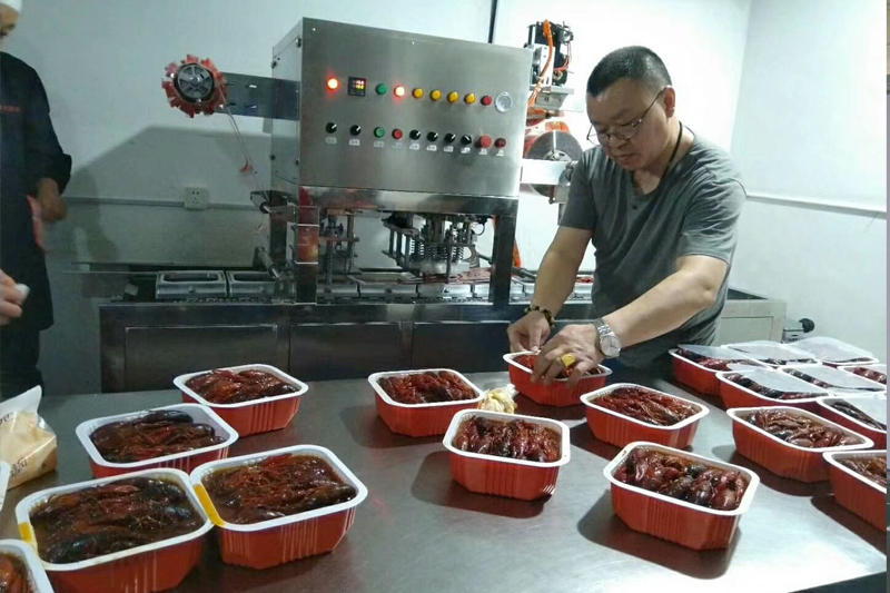 盒裝預(yù)制菜封盒機(jī)